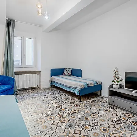 Apartment Le Finestre Sul Borgo 1 - In The Heart Of