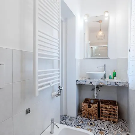 Le Finestre Sul Borgo 1 - In The Heart Of Apartment Parma