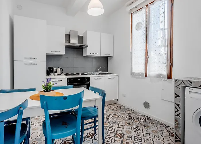 Le Finestre Sul Borgo 1 - In The Heart Of Parma